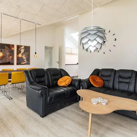 10 Person In Idestrup-by Traum *